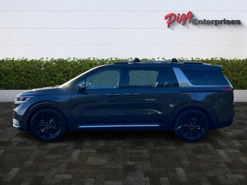 2023 Kia Carnival SX