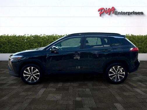 2024 Toyota Corolla Cross XLE