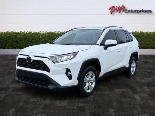 2020 Toyota RAV4 XLE