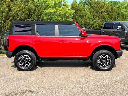 2023 Ford Bronco OUTERBANKS