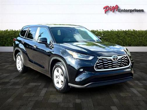 2021 Toyota Highlander LE