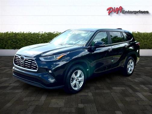 2021 Toyota Highlander LE