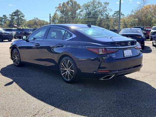 2022 Lexus ES 350 Base