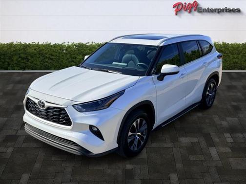 2025 Toyota Highlander XLE