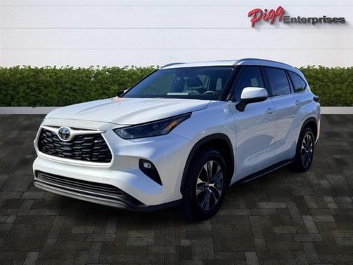 2025 Toyota Highlander XLE