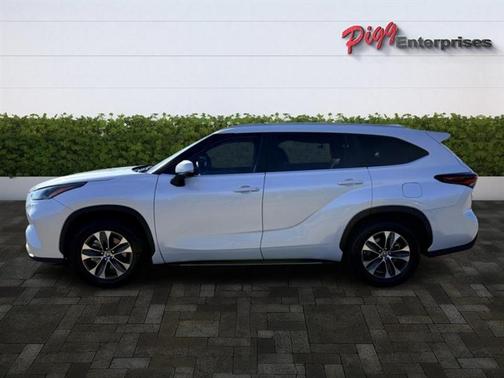 2025 Toyota Highlander XLE