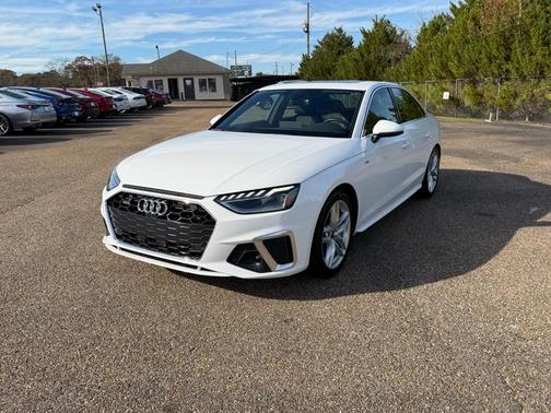 2024 Audi A4 45 S line quattro Premium