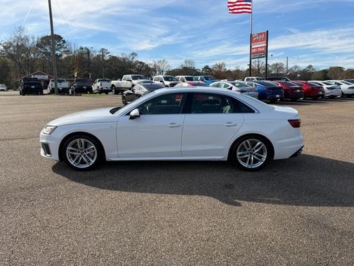 2024 Audi A4 45 S line quattro Premium