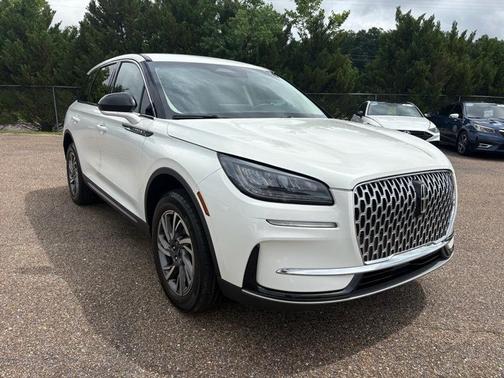 White 2023 Lincoln Corsair Standard