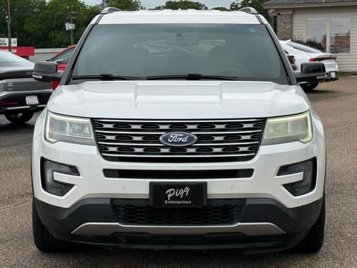 White 2016 Ford Explorer XLT