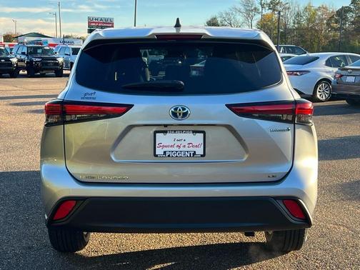 2023 Toyota Highlander Hybrid LE