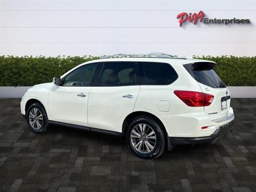 2019 Nissan Pathfinder SV