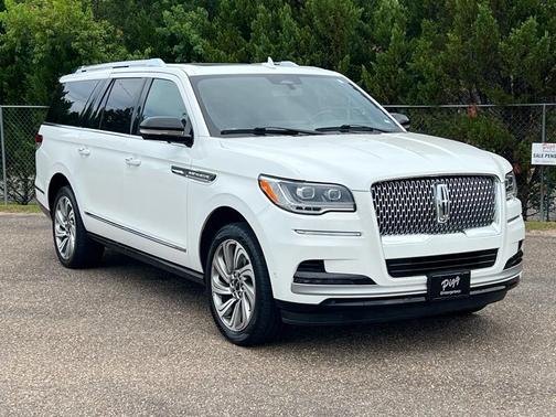 2022 Lincoln Navigator L Reserve