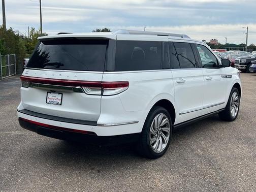 2022 Lincoln Navigator L Reserve
