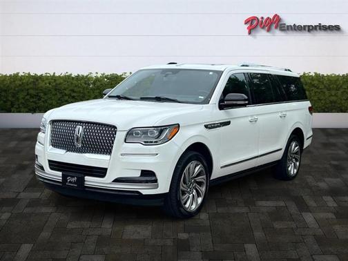 2022 Lincoln Navigator L Reserve
