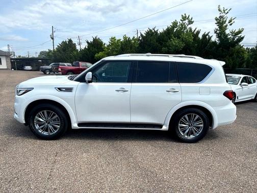2023 INFINITI QX80 Luxe