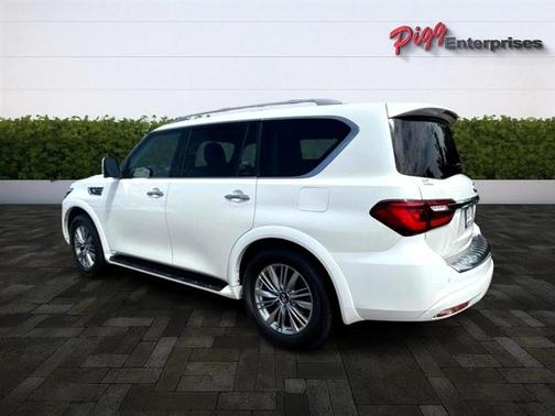 2023 INFINITI QX80 Luxe