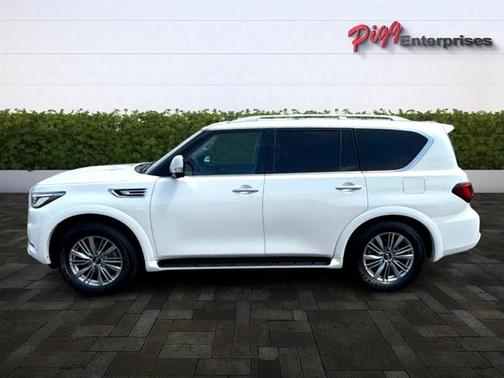 2023 INFINITI QX80 Luxe