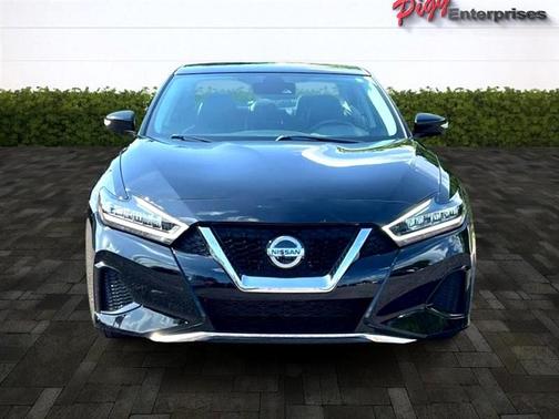 2022 Nissan Maxima SV