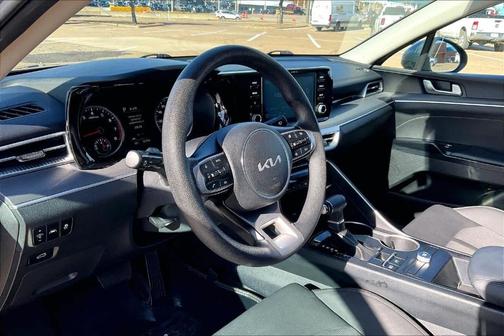 2022 Kia K5 LXS