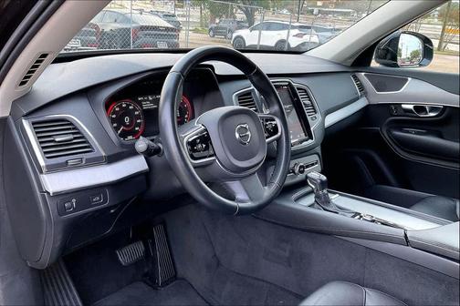 2021 Volvo XC90 T5 Momentum 7 Passenger