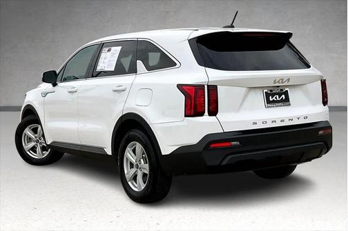 2022 Kia Sorento LX