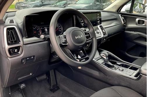 2022 Kia Sorento LX
