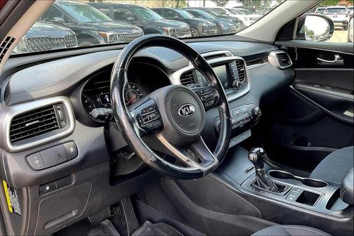 2018 Kia Sorento LX