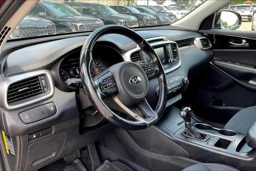 2018 Kia Sorento LX