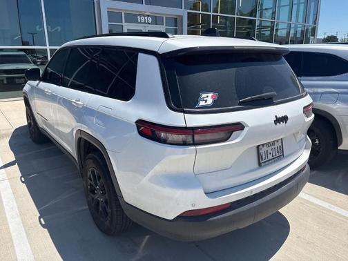 Bright White Clearcoat 2025 Jeep Grand Cherokee L Laredo