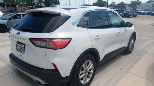 Oxford White 2022 Ford Escape SE