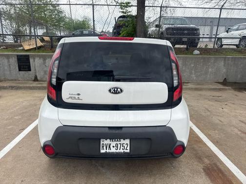 Clear White 2016 Kia Soul Base