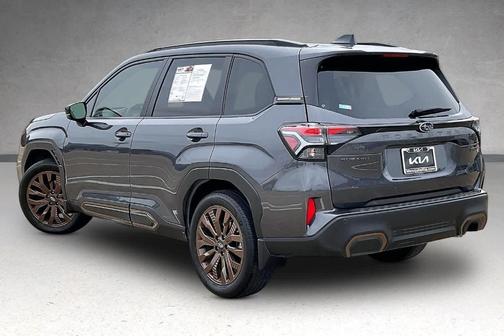 Magnetite Gray Metallic 2025 Subaru Forester Sport