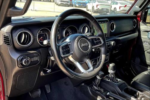 2022 Jeep Gladiator Overland