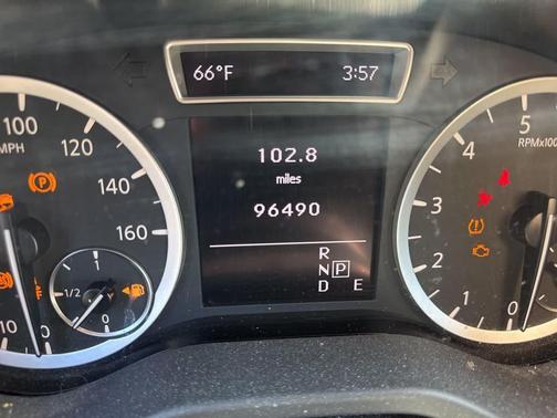 2017 INFINITI QX30 Premium