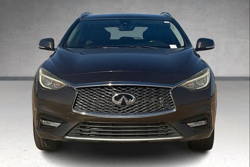 2017 INFINITI QX30 Premium
