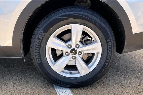 Sparkling Silver 2022 Kia Sorento LX