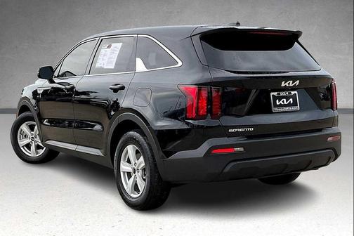 2023 Kia Sorento LX