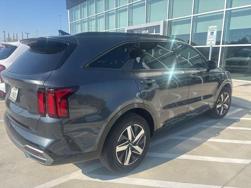 2023 Kia Sorento S
