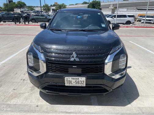 Black Diamond 2023 Mitsubishi Outlander SE Black Edition