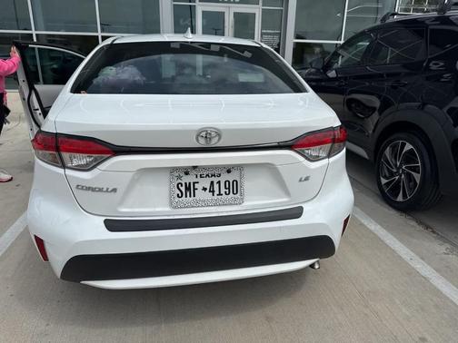 Super White 2020 Toyota Corolla LE