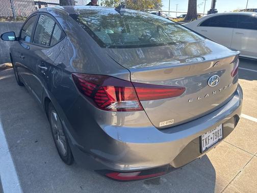 2019 Hyundai ELANTRA SEL