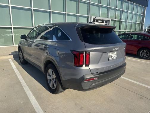 2022 Kia Sorento LX