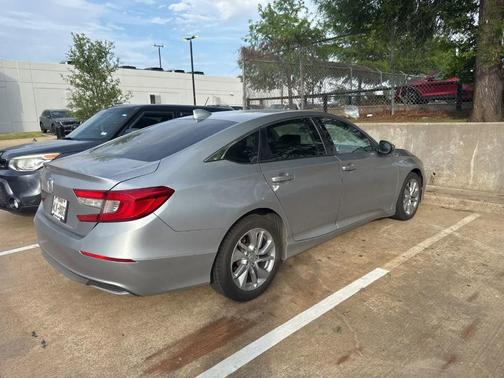 Lunar Silver Metallic 2019 Honda Accord LX