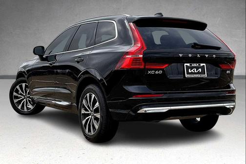 2023 Volvo XC60 B5 Plus Bright Theme
