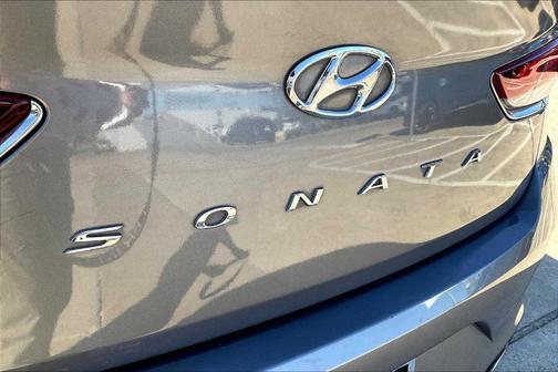 2018 Hyundai SONATA SEL