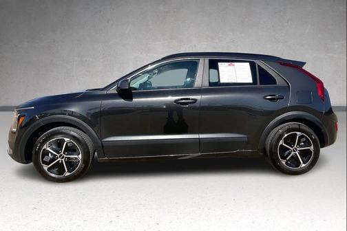 2023 Kia Niro LX