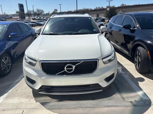 2019 Volvo XC40 T5 Momentum