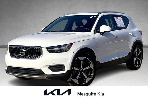 2019 Volvo XC40 T5 Momentum
