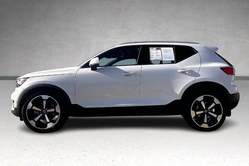 2019 Volvo XC40 T5 Momentum